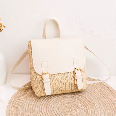 petit-sac-a-dos-blanc-paille