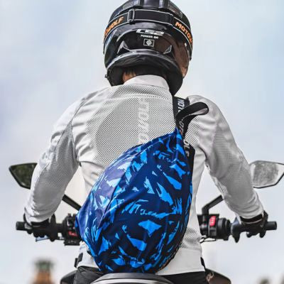 sac-a-dos-casque-moto-bleu-impermeable