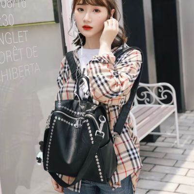 sac-a-dos-femme-cuir-elegant-noir-ventral