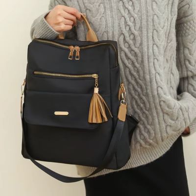 sac-a-dos-femme-main