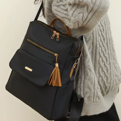 sac-a-dos-femme-noir-tendance-chic-bandouliere