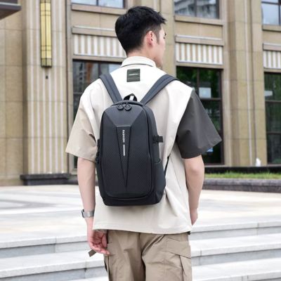 sac-a-dos-homme-marche