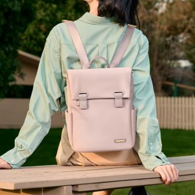 sac-a-dos-impermeable-femme-leger-confortable-rose