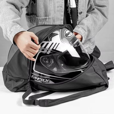 sac-a-dos-moto-gris-casque-impermeable