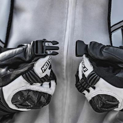 sac-a-dos-pour-moto-casque-impermeable-bretelles