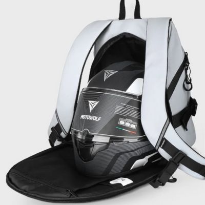 sac-a-dos-pour-moto-casque-impermeable-ouverture