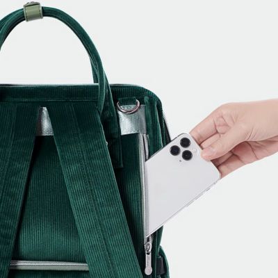 sac-a-langer-sac-a-dos-vert-pochette-telephone